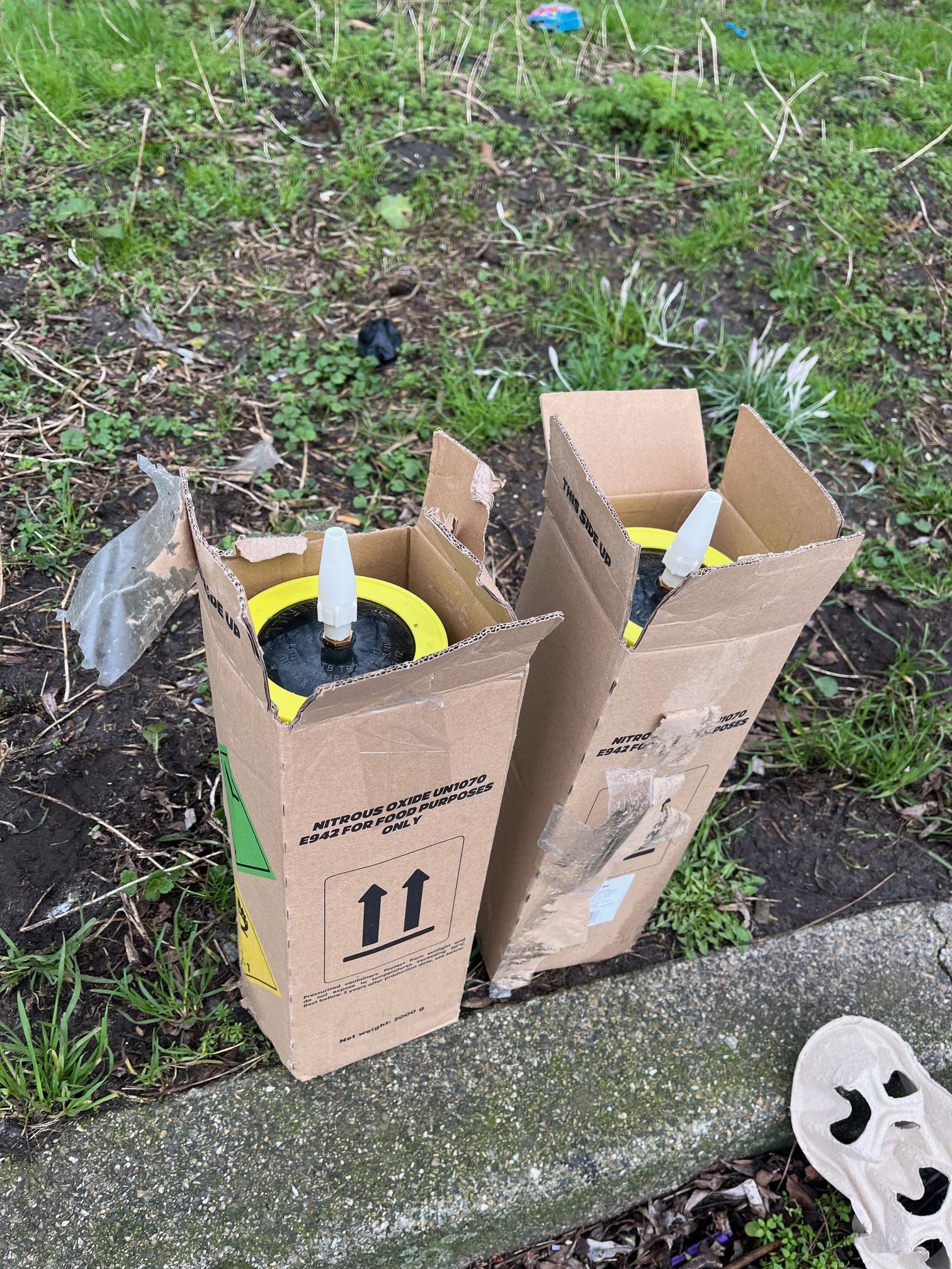 wegwerp lachgastanks